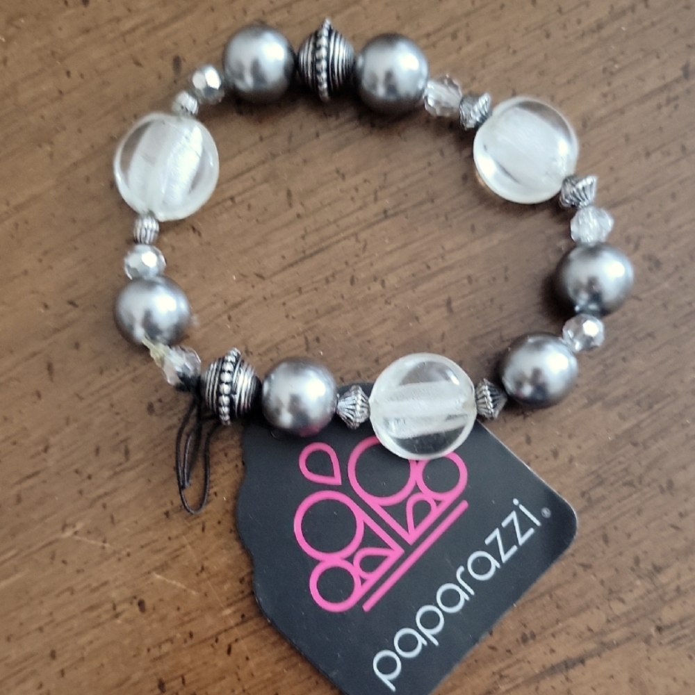 Paparazzi Silver and Clear Beaded Bracelet. NWOT